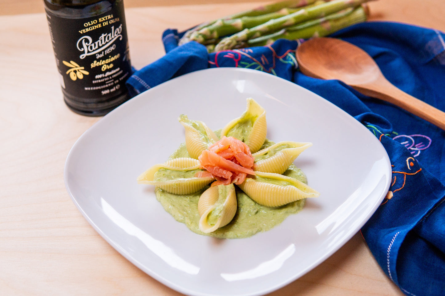 Olio Pantaleo - Conchiglioni con salmone e crema di asparagi