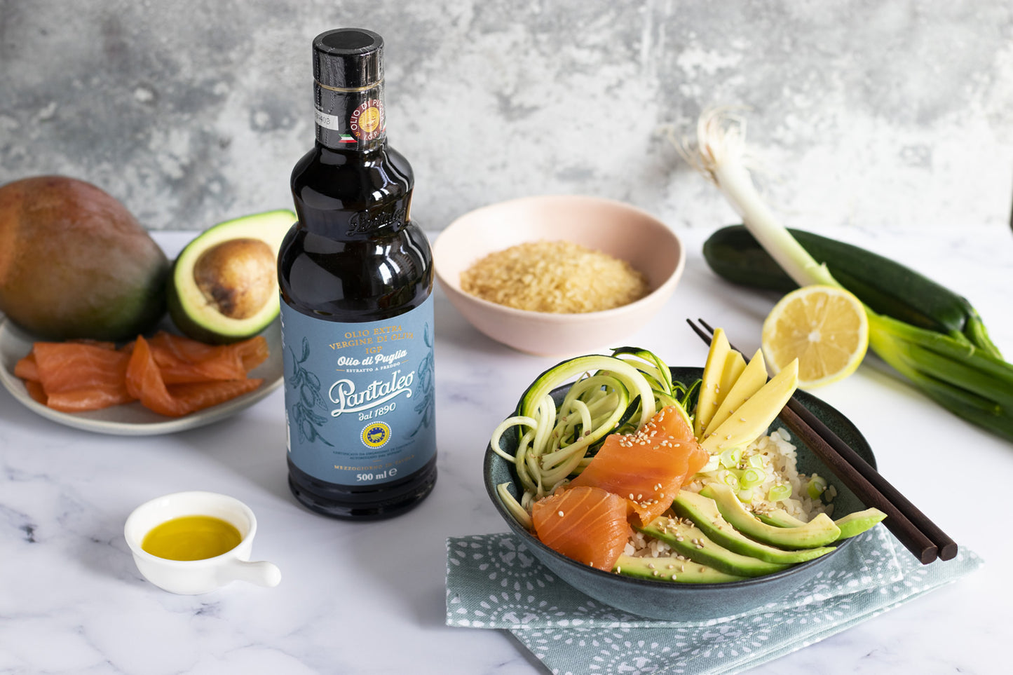 Olio Pantaleo - Poke di salmone, frutta e verdure