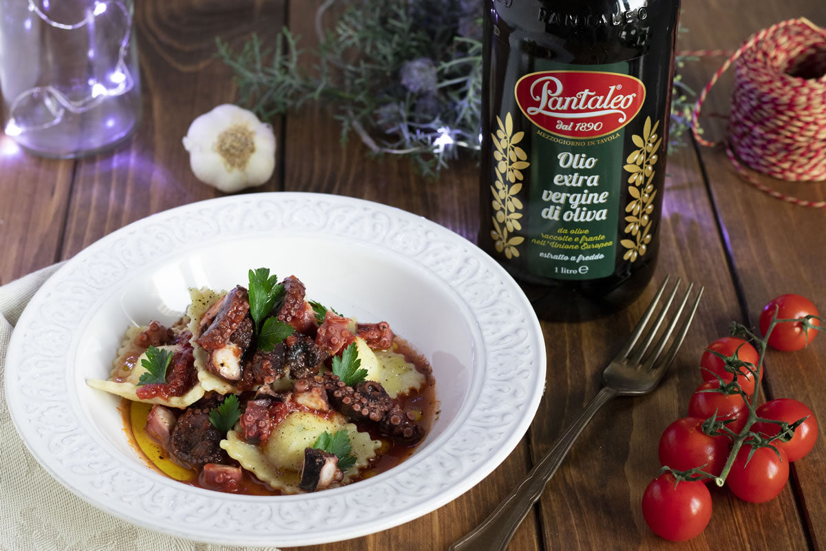Olio Pantaleo - Ravioli di ricotta con ragù di polpo