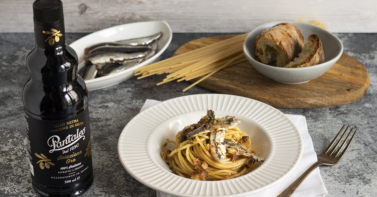 Olio Pantaleo - Spaghetti con alici e pane croccante