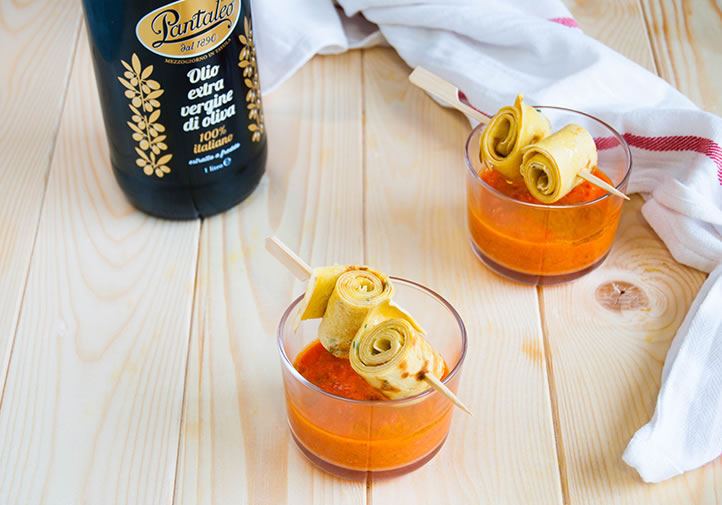 Olio Pantaleo - Vellutata di peperoni con spirali di crêpe salate