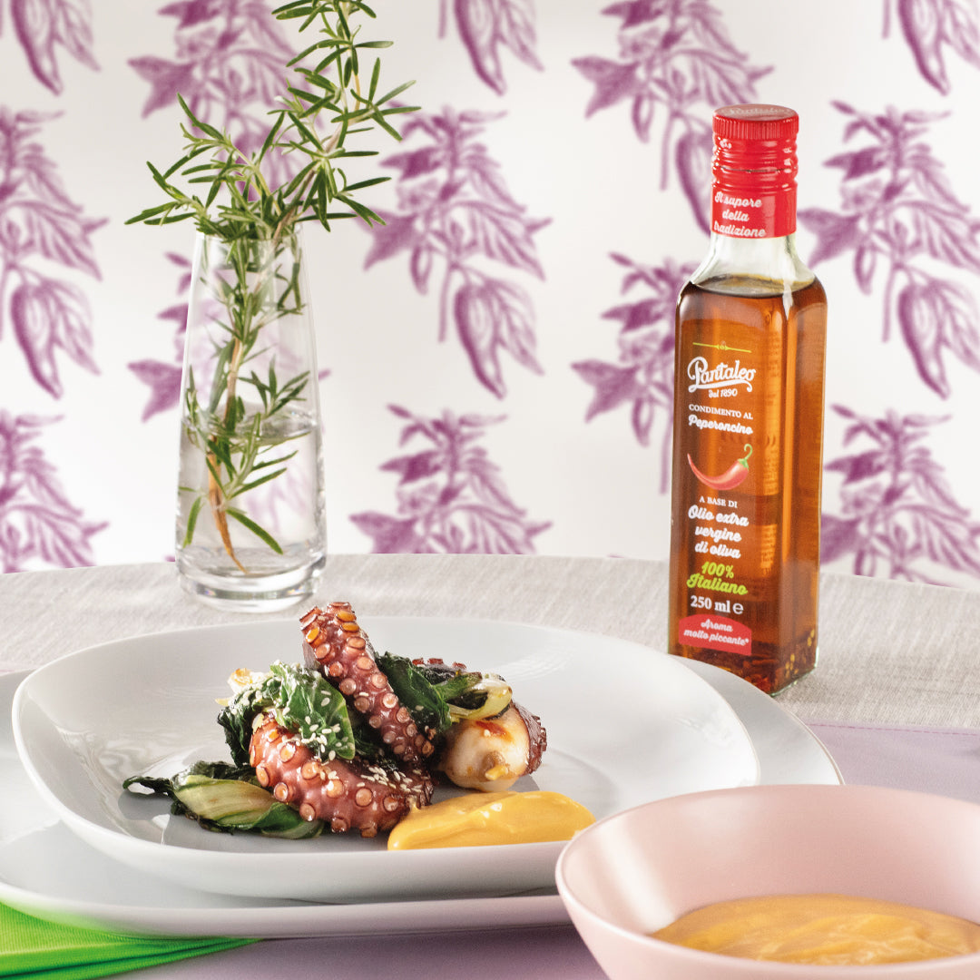 Dressing made with 100% Italian extra-virgin olive oil, flavoured with chilli pepper