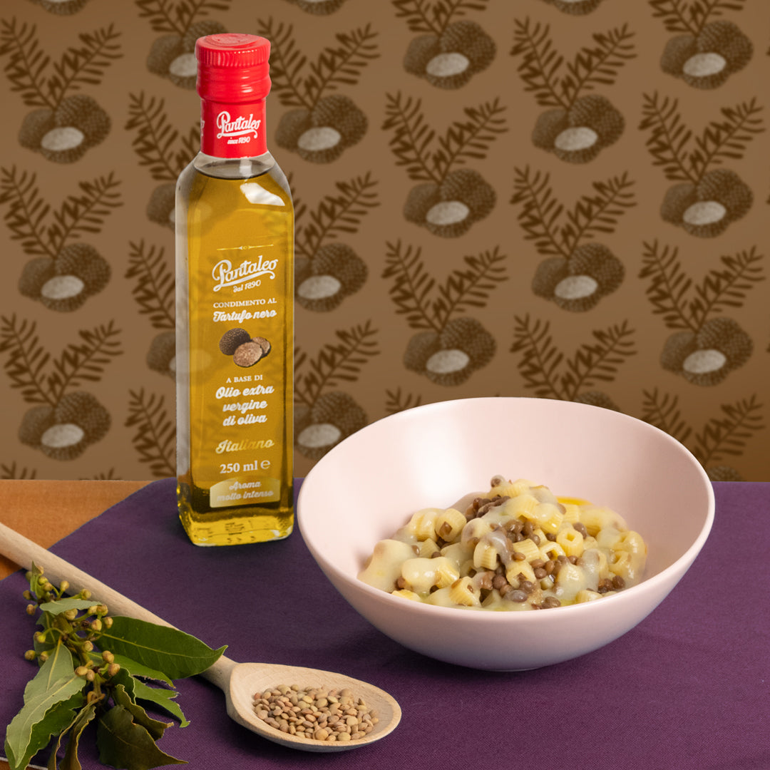 Dressing made with 100% Italiano extra-virgin olive oil, flavoured with black truffle
