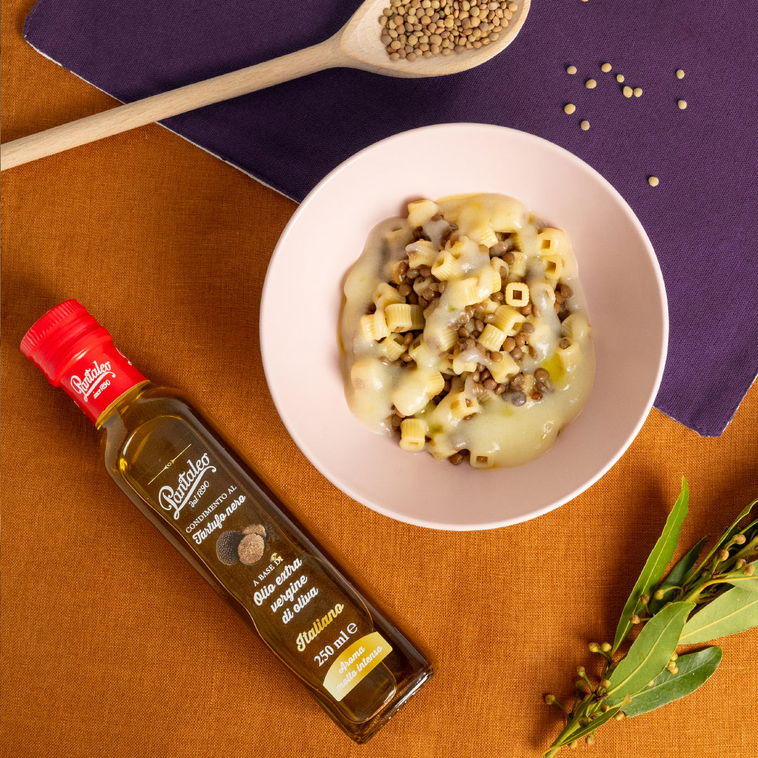Dressing made with 100% Italiano extra-virgin olive oil, flavoured with black truffle
