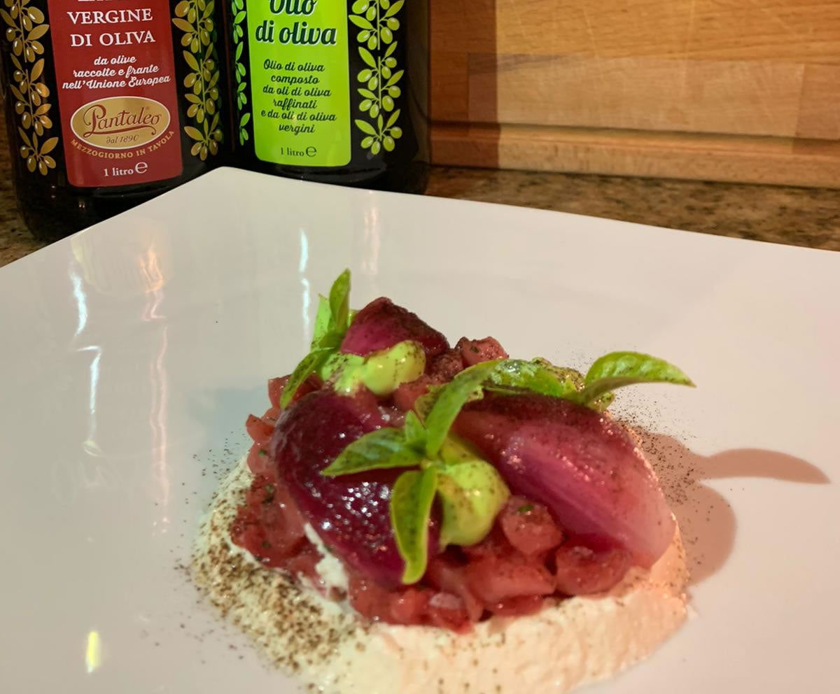 Olio Pantaleo - Tartare di manzo, ricotta di montagna, cipolle in agro e basilico