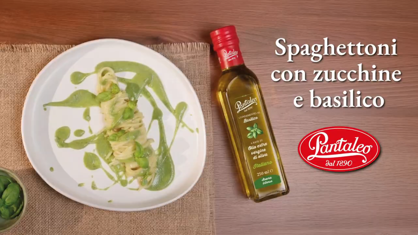 Spaghettoni con zucchine e basilico